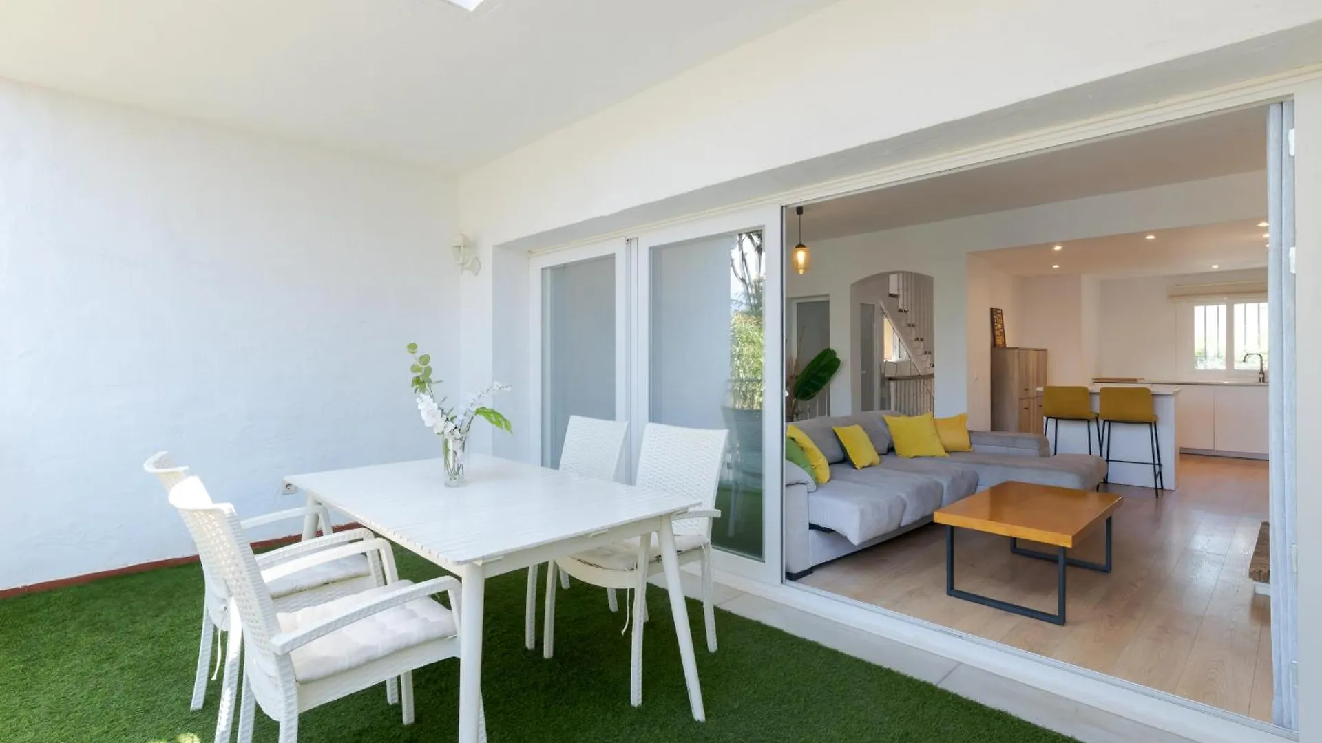 Wintowinrentals Townhouse, Pool & Beach 马尔韦利亚
